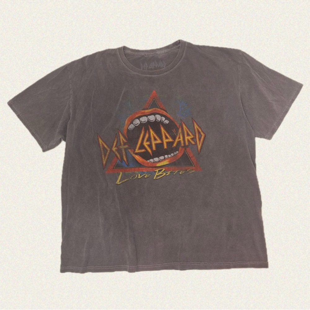 Def Leppard 'Love Bites' Graphic Band Tee - Charcoal